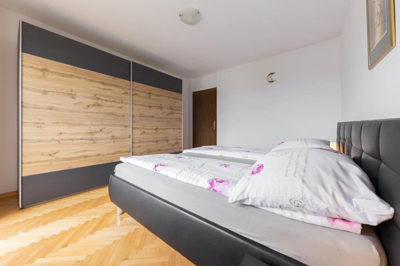 Apartment Valy - Free Bikes, Relaxing Terrace & Near Bled Ngoại thất bức ảnh